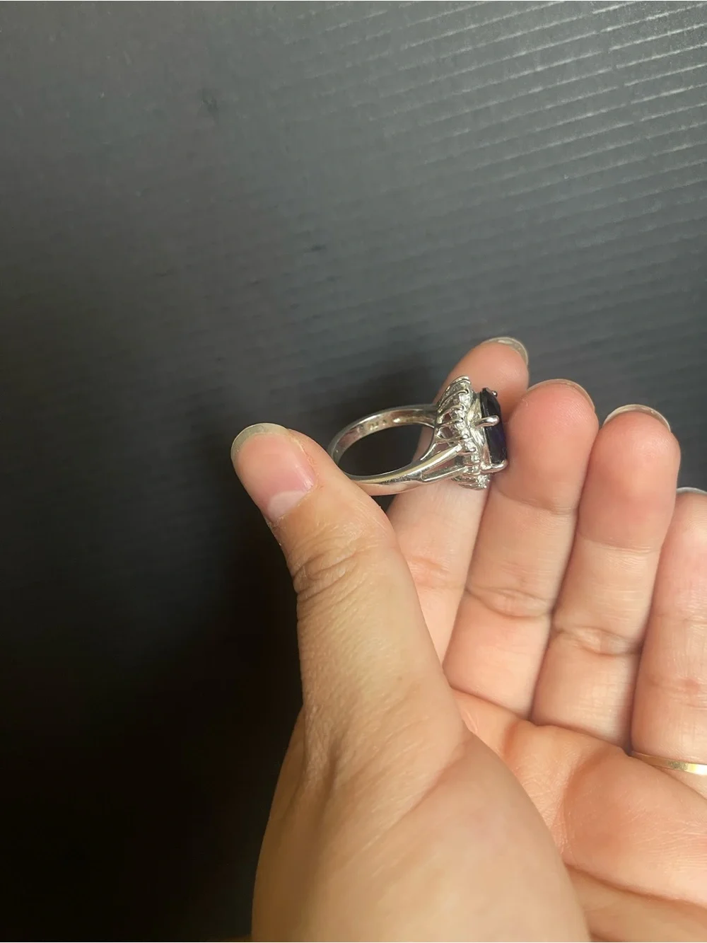 Vintage Avon princess Diana 125 anniversary ring size 8